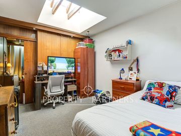 Casa de 1 piso con gran terreno a pasos del Estadio Español