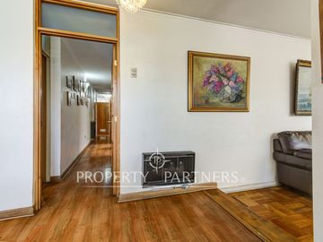Casa de 1 piso con gran terreno a pasos del Estadio Español
