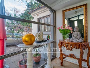Venta casa familiar con amplio terreno en Ñuñoa