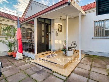 Venta casa familiar con amplio terreno en Ñuñoa