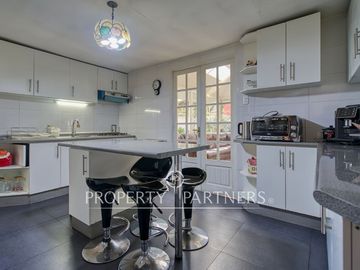 Venta casa familiar con amplio terreno en Ñuñoa