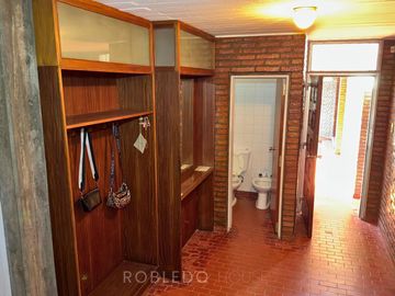 Casa en Venta de 7 ambientes con oficina independiente – Zona Centro, Salta Capital