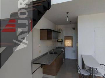 Departamento en  duplex 2 ambientes con balcón y cochera fija cubierta