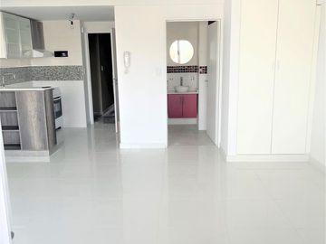 Venta Departamento 1 Ambiente al fte en Flores  con balcón