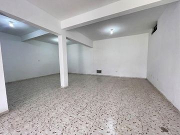 ¡Alquiler De Local Comercial En Primer Piso – ¡Los Nísperos, Smp!