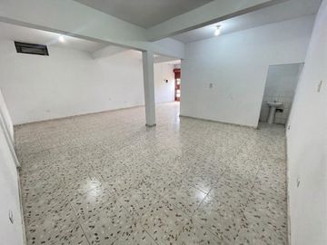 ¡Alquiler De Local Comercial En Primer Piso – ¡Los Nísperos, Smp!