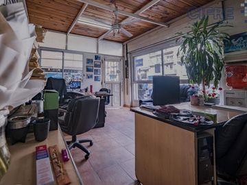 Local en lote propio 591m2 cubiertos en Villa Pueyrredon 8,70 x 50