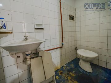 Local en lote propio 591m2 cubiertos en Villa Pueyrredon 8,70 x 50