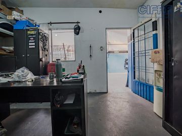 Local en lote propio 591m2 cubiertos en Villa Pueyrredon 8,70 x 50