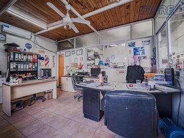 Local en lote propio 591m2 cubiertos en Villa Pueyrredon 8,70 x 50