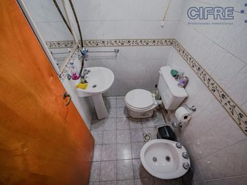Local en lote propio 591m2 cubiertos en Villa Pueyrredon 8,70 x 50