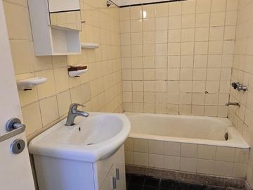 MONOAMBIENTE O DEPARTAMENTO DE 1 AMBIENTE CON BALCON FRANCES EN ALQUILER. VICENTE LOPEZ