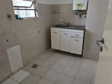MONOAMBIENTE O DEPARTAMENTO DE 1 AMBIENTE CON BALCON FRANCES EN ALQUILER. VICENTE LOPEZ