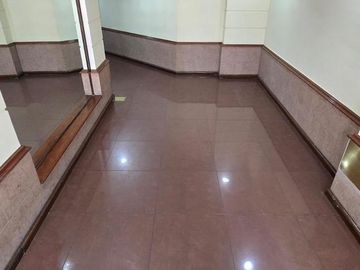 MONOAMBIENTE O DEPARTAMENTO DE 1 AMBIENTE CON BALCON FRANCES EN ALQUILER. VICENTE LOPEZ