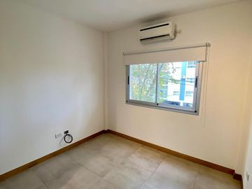 Exc. Depto. 3 Amb. con Cochera, Balcón Aterrazado y Parrilla