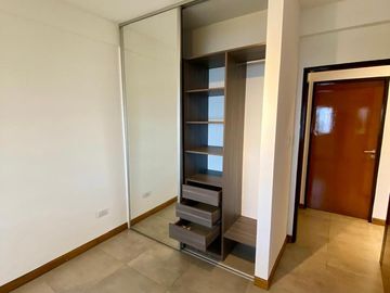 Exc. Depto. 3 Amb. con Cochera, Balcón Aterrazado y Parrilla