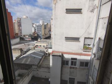 Monoambiente al contrafrente con vista a pulmon de manzana