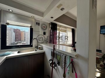 En venta ambiente al frente, Plaza Mitre