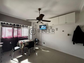 En venta ambiente al frente, Plaza Mitre