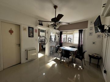 En venta ambiente al frente, Plaza Mitre