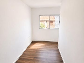 VENTA PH 3 AMBIENTES EN DUPLEX A LA CALLE CON ENTRADA INDEPENDIENTE