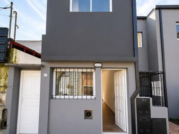 VENTA PH 3 AMBIENTES EN DUPLEX A LA CALLE CON ENTRADA INDEPENDIENTE