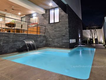 Casa de Lujo con Rinconada del Bosque con Departamento