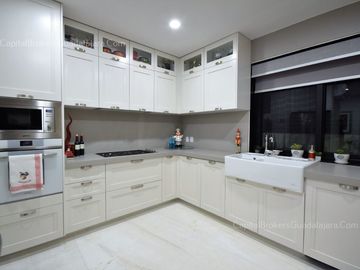 Casa de Lujo con Rinconada del Bosque con Departamento