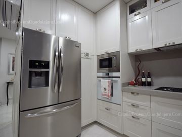 Casa de Lujo con Rinconada del Bosque con Departamento