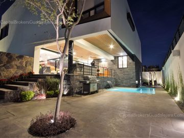 Casa de Lujo con Rinconada del Bosque con Departamento