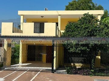 Colonial La Silla