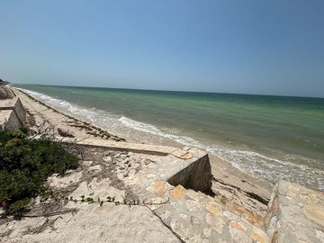Se vende casa en la playa en primera fila en Telchac Puerto, Yucatán