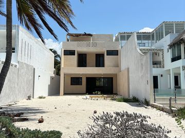 Se vende casa en la playa en primera fila en Telchac Puerto, Yucatán