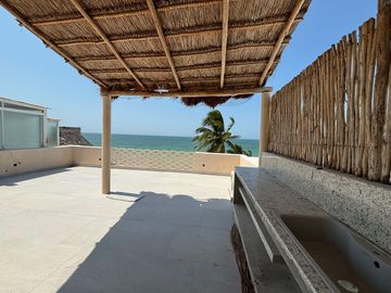 Se vende casa en la playa en primera fila en Telchac Puerto, Yucatán