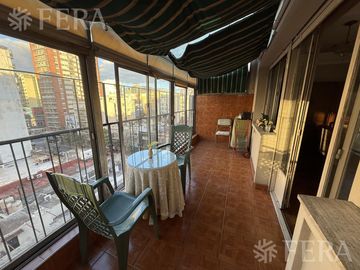 Venta piso 3 ambientes con balcón en Flores