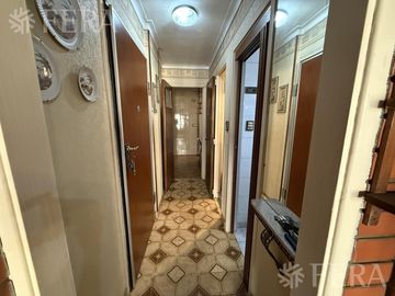 Venta piso 3 ambientes con balcón en Flores