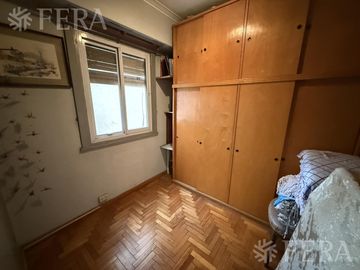 Venta piso 3 ambientes con balcón en Flores