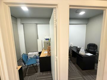 Alquiler Oficina 70Mts2 Totales con cochera en Regatta Oficinas - Alberdi 431 - Olivos