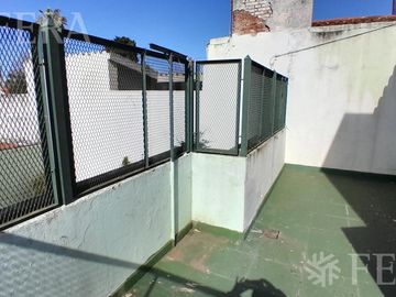 Alquiler PH 2 ambientes con patio en Wilde