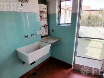 Alquiler PH 2 ambientes con patio en Wilde
