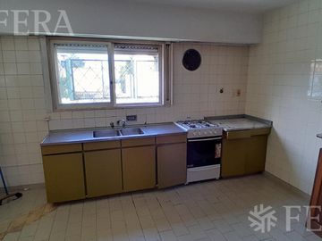 Alquiler PH 2 ambientes con patio en Wilde