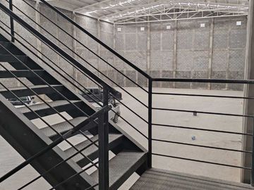 RENTA DE BODEGA NUEVA EN SANTA CATARINA