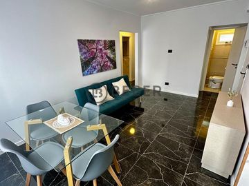 En venta tres ambientes al frente con balcon, Plaza Mitre