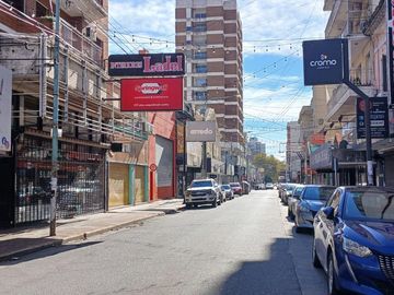 Departamento de 2 ambientes en centro de Quilmes muy luminoso venta