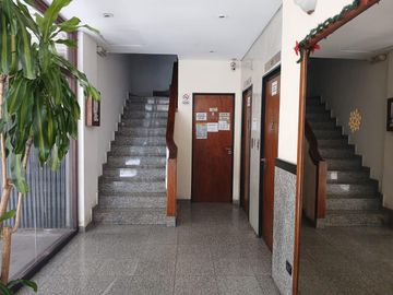 Departamento de 2 ambientes en centro de Quilmes muy luminoso venta