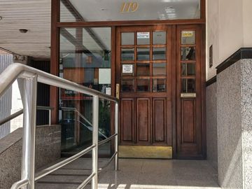 Departamento de 2 ambientes en centro de Quilmes muy luminoso venta
