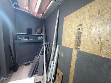 LOCAL COMERCIAL EN 2 PLANTAS - 64 m2