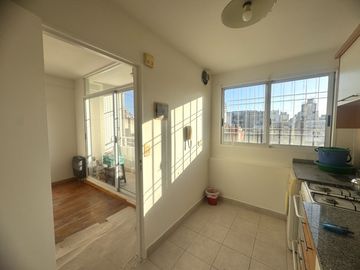 Alquiler de Departamento de 2 ambientes con balcón al contrafrente en Balvanera