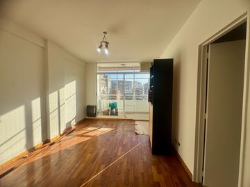 Alquiler de Departamento de 2 ambientes con balcón al contrafrente en Balvanera