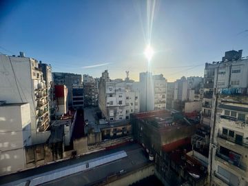 Alquiler de Departamento de 2 ambientes con balcón al contrafrente en Balvanera